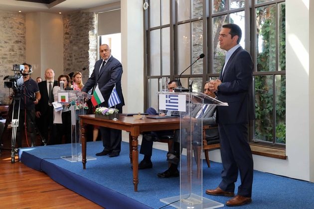 Τα Βαλκάνια πάνε… τρένο