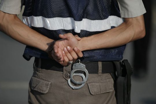 Δίκη παρωδία για δύο εκπαιδευτικούς σύμβολα του αντικυβερνητικού αγώνα στην Τουρκία