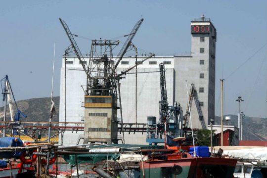 Τρεις τραυματίες κατά τη φόρτωση πλοίου στον Βόλο