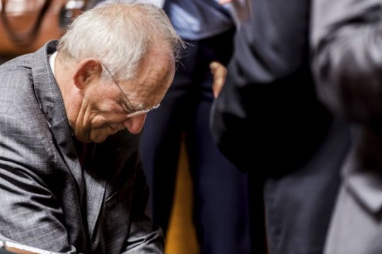 Σύμφωνος ο Σόιμπλε με το σχέδιο Γιούνκερ