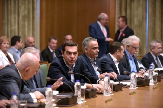 Υπουργικό με το βλέμμα στην αξιολόγηση