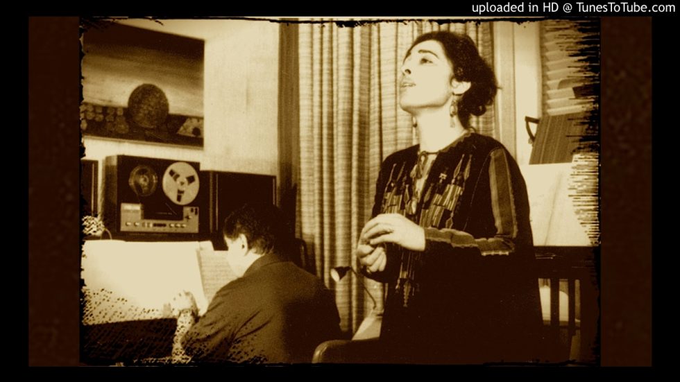 Όταν η Φλέρυ τραγούδησε το «Αντιλαλούνε τα βουνά»…