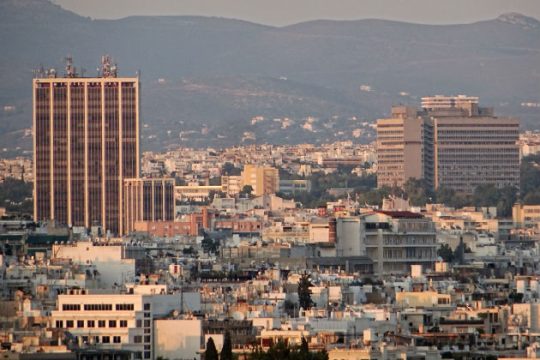 Στα χέρια των τραπεζιτών οι τιμές των ακινήτων