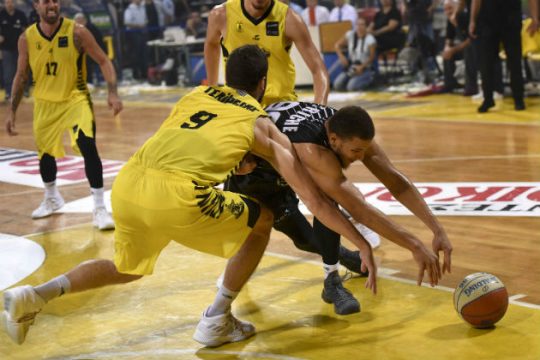 Με τη φλόγα του «δράκου»