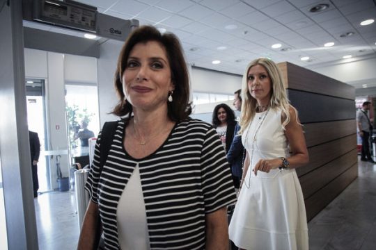 Οπισθεν ολοταχώς για Παπαουλάκη