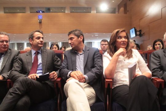 Διυλίζοντας τον Ρουβίκωνα, καταπίνοντας τον Αυγενάκη…
