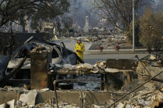 Ίσως η πιο καταστροφική πυρκαγιά στην ιστορία της Καλιφόρνιας