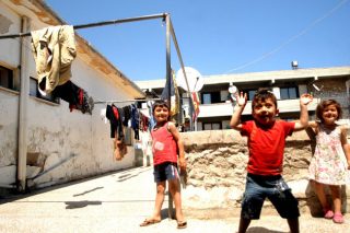 Με ξαφνικό θάνατο απειλείται ο προσφυγικός καταυλισμός Λαυρίου