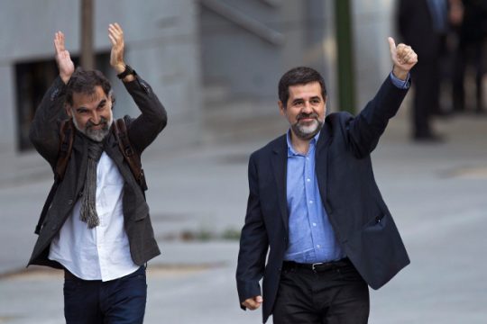 Με διαδηλώσεις απαντούν στις συλλήψεις
