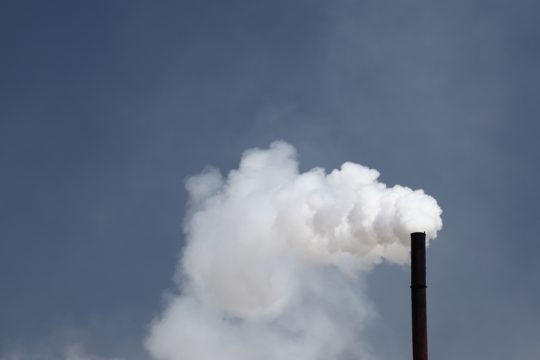 Κατά 3% μειώθηκαν στην Ελλάδα οι εκπομπές διοξειδίου του άνθρακα