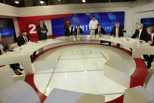 Εννέα στις 9!