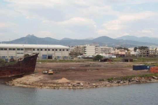 Προσωρινή αναβολή για το διαλυτήριο πλοίων στο Καλυμπάκι