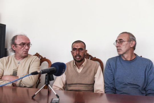 Τρεις συλλήψεις για τη ρατσιστική επίθεση σε βάρος Πακιστανών στον Ασπρόπυργο