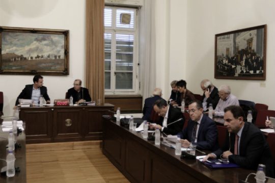 Απειλές κατά των μελών της επιτροπής για την υγεία