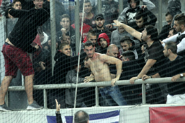 Εντόπισαν άλλους τέσσερις για τον ξυλοδαρμό στο ματς της Εθνικής
