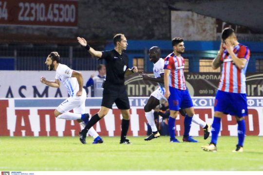 Εγκαίνια με… φωτοβολίδα