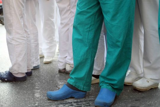 Φυλάκιση 10 μηνών σε γιατρό για «φακελάκι» στο «Αγ. Δημήτριος»