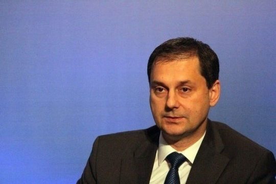 Η χώρα χρειάζεται στρατηγό και στρατιώτη