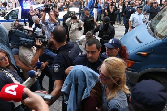 Απολογούνται για την απαγωγή, αναζητούνται άλλοι οκτώ