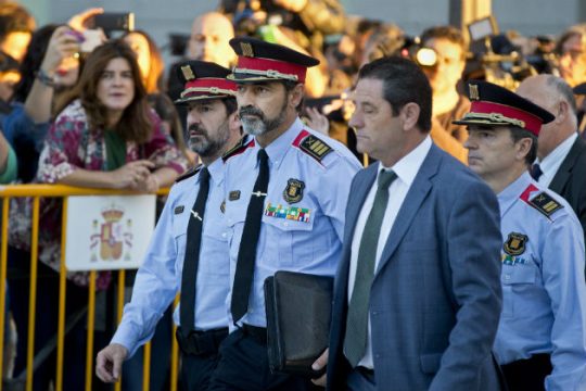 Ελεύθεροι οι επικεφαλής της καταλανικής αστυνομίας