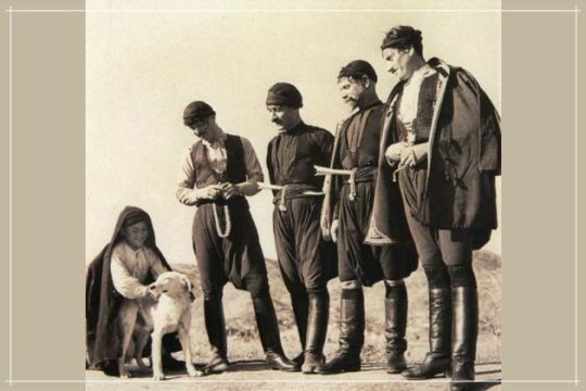 Οι αυθεντικοί Κρητικοί και η «πρεπιά του τόπου»