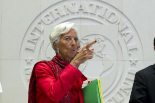 «Καμπανάκι» ΔΝΤ για ανάπτυξη και χρηματοπιστωτική σταθερότητα