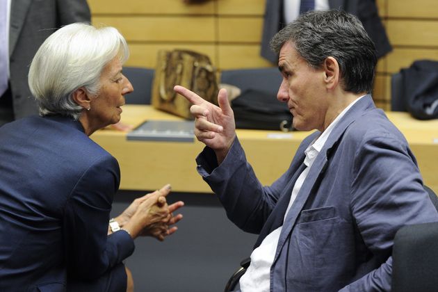 Εμμένει στο δημοσιονομικό κενό το ΔΝΤ