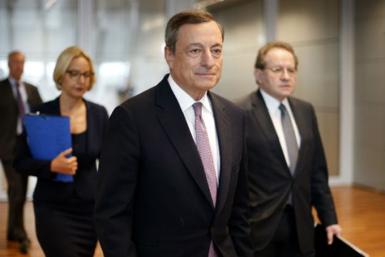 Η ΕΚΤ συνδέει την πρόσβαση στις αγορές με αξιολόγηση και μεταρρυθμίσεις
