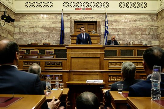 «Μύθος ότι η Ελλάδα βγαίνει από τα μνημόνια»