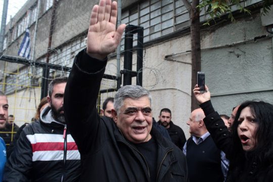 Ο αρχηγός διατάζει,τα τάγματα εκτελούν