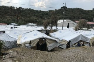 «Μωρά στην ουρά για λίγο νερό»