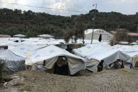 «Μωρά στην ουρά για λίγο νερό»
