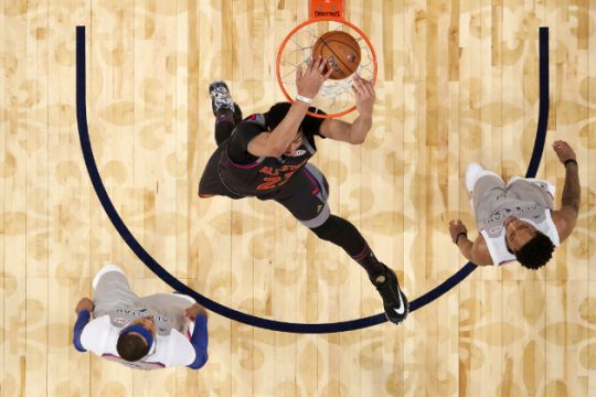 Τέλος η «μάχη» Ανατολής-Δύσης στο NBA