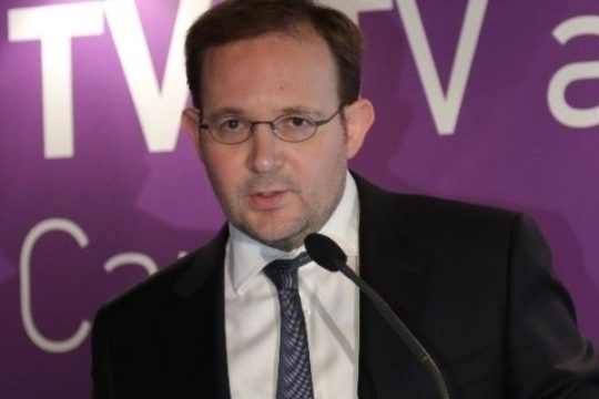 Ο «ανεξάρτητος» σύμβουλος της Αννας-Μισέλ