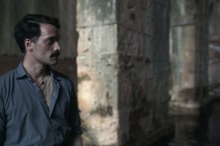 «Πρέπει να σου επιτρέπεται να αγγίξεις τους ήρωες»