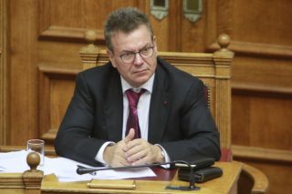 Πρωτοβουλίες για επιτάχυνση της απονομής συντάξεων