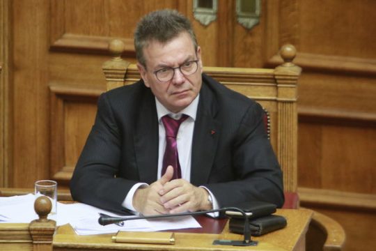 Πρωτοβουλίες για επιτάχυνση της απονομής συντάξεων