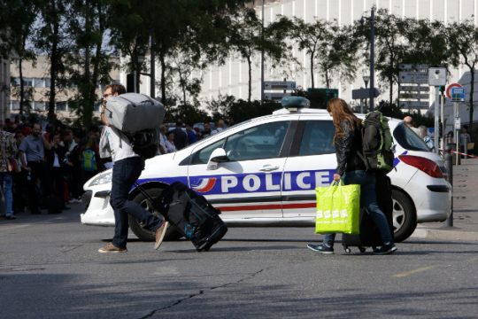 Έκρηξη μπροστά από κτίριο στρατιωτικού ακόλουθου της Ιορδανίας στο Παρίσι