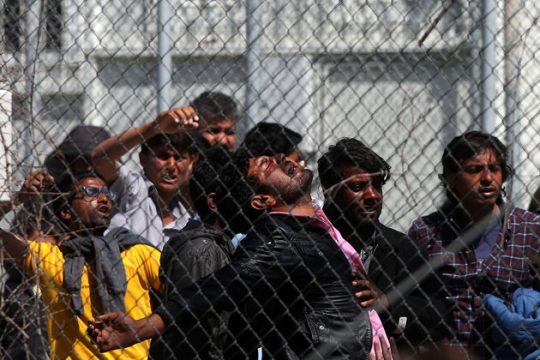 Απεγκλωβισμός των προσφύγων τώρα