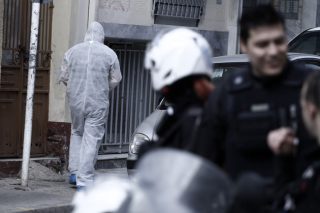 Η πραγματική και οι οκτώ πλαστές ταυτότητες που βρήκαν οι Αρχές