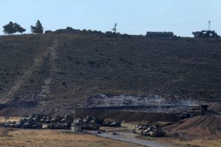 Γύρω γύρω όλοι και… στη μέση οι Κούρδοι