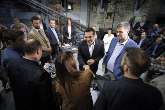 «Ανάπτυξη με αξιοπρέπεια»