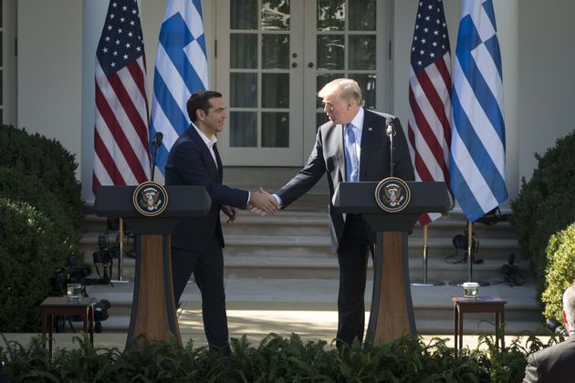 Στήριξη για χρέος και επενδύσεις