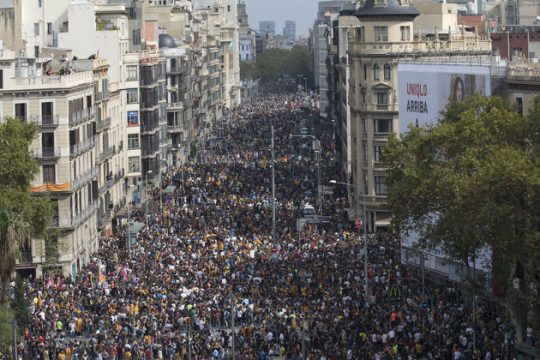 Ενας λαός ενωμένος σαν γροθιά