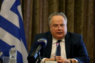 Ε.Ε… εν όπλοις