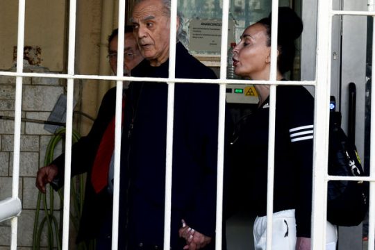 Στη φυλακή πίσω… οικογενειακώς