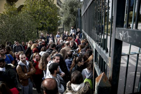 Άκαρπες συναντήσεις για συγχωνεύσεις και διαπολιτισμικά σχολεία