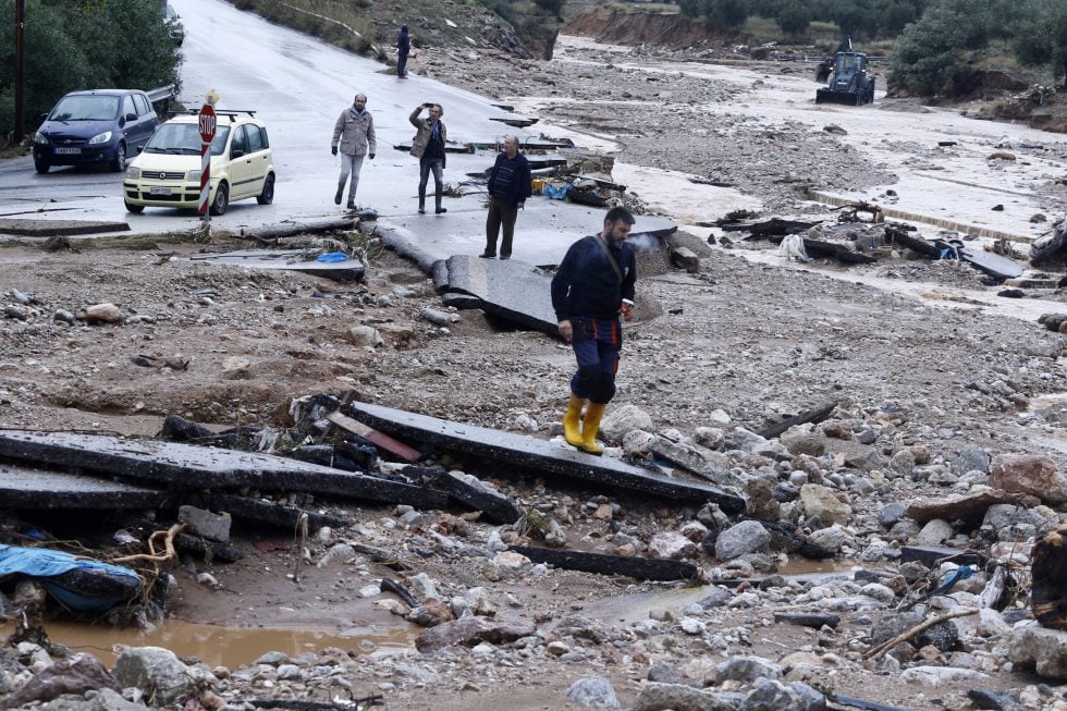 Θύματα και καταστροφές αφήνει πίσω της η Ευρυδίκη