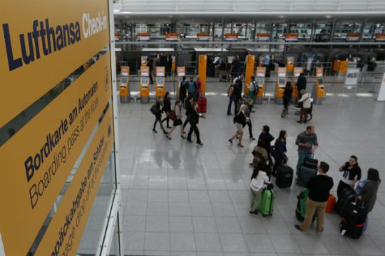 Τι τρέχει με τους Ελληνες επιβάτες στη Γερμανία;