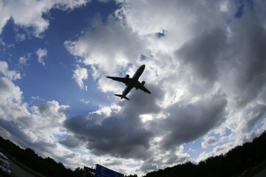 Κομισιόν: Ένα βήμα πίσω οι Γερμανοί για τους Έλληνες επιβάτες